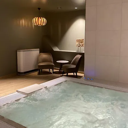 Aux Vieux Remparts, The Originals Relais 4* プロヴァン