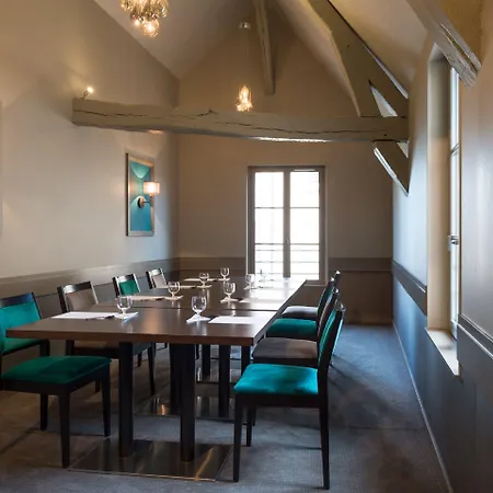 Aux Vieux Remparts 4* 普罗万