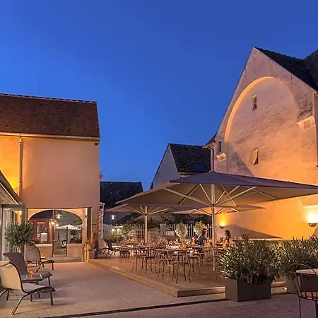 Aux Vieux Remparts Hotel