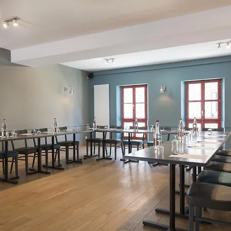 Hotel Aux Vieux Remparts