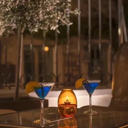 Aux Vieux Remparts, The Originals Relais ホテル プロヴァン