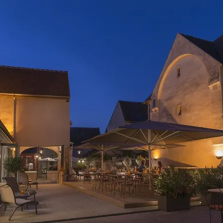 Aux Vieux Remparts 4*